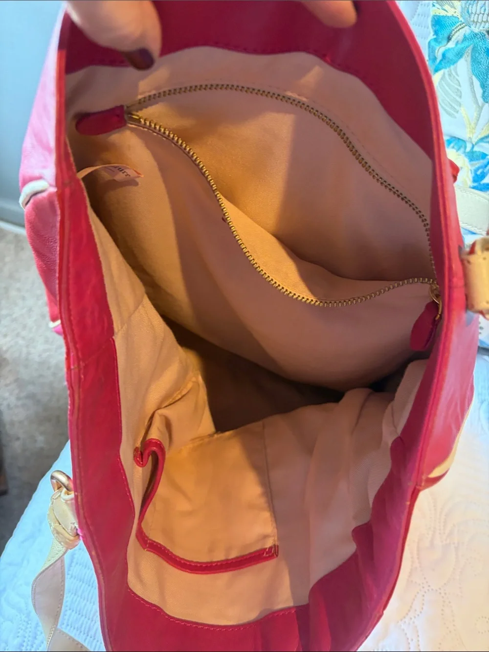 Juicy Couture tote - Picture 4 of 9